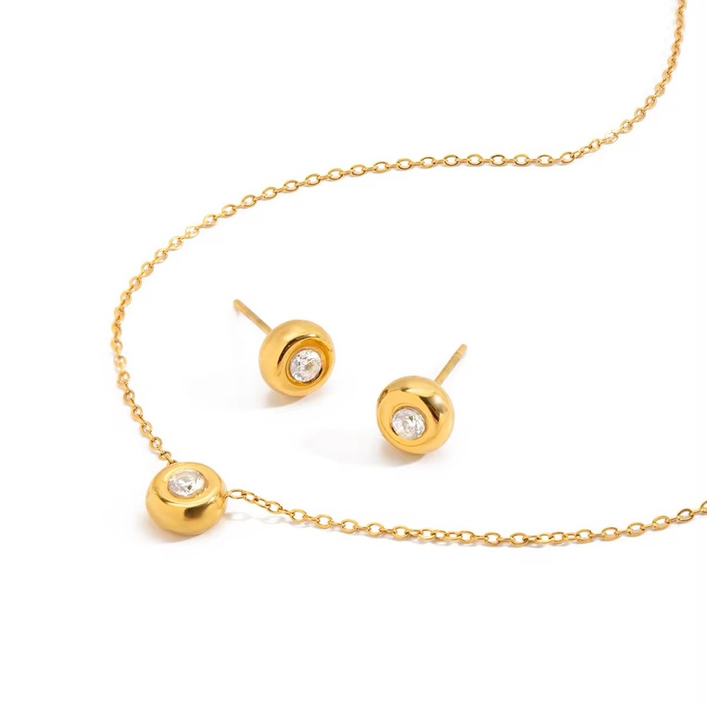 18K Gold Plated Stud Earrings and Necklace Set
